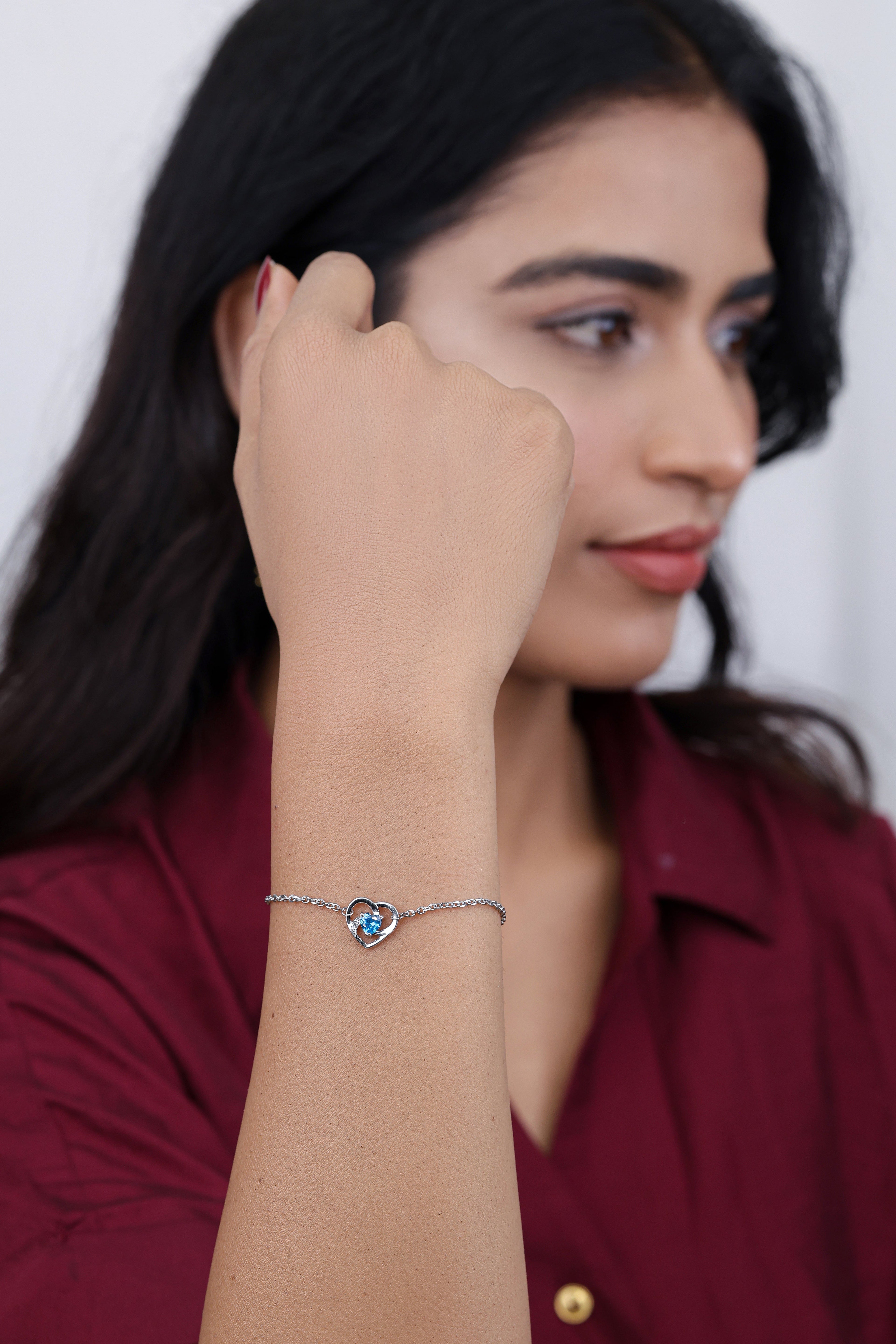 The Best Anniversary Gift for Parents: Why Silver Jewelry Makes It Truly Special